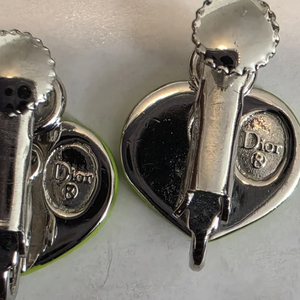 Green Heart 'CD' Stud Earrings - Picture 4 of 4